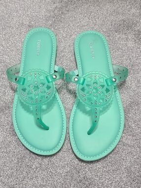 TORRID Mint Green Jelly Medallion Thong Sandals